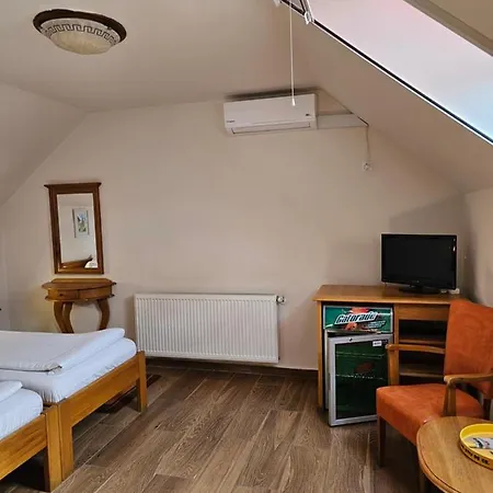 Guest house Pension Aquaris 3*
